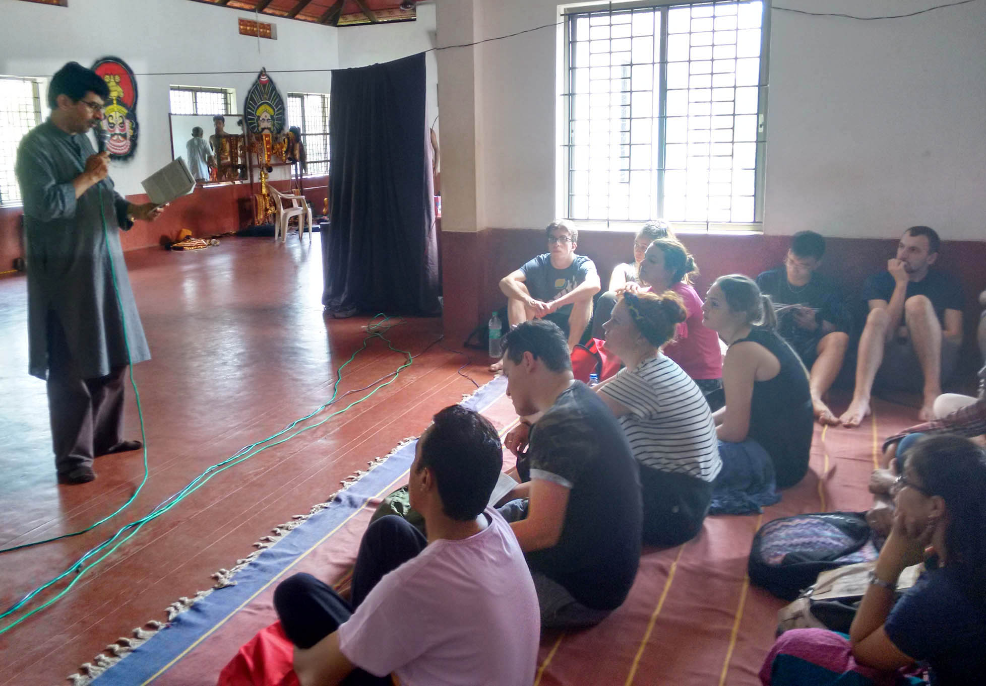 ಯುರೋಪಿಯನ್ ವಿದ್ಯಾರ್ಥಿಗಳಿಗೆ ಯಕ್ಷಗಾನ ಉಪನ್ಯಾಸ